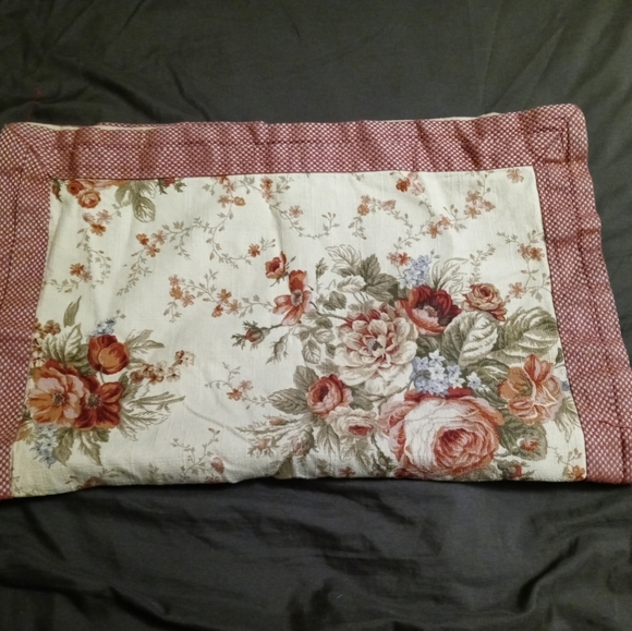 🌇WAVERLY HOME 🏡 SHAM COVERS🏩VINTAGE SIZE 28"×23",NICE FLORAL. 🏖 - Picture 4 of 8